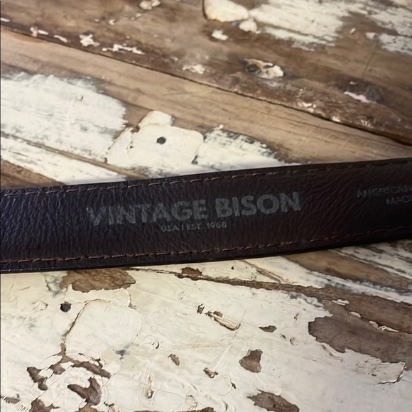 Brown Leather Belt with Textured Finish and Metal Buckle - Picture 2 of 7